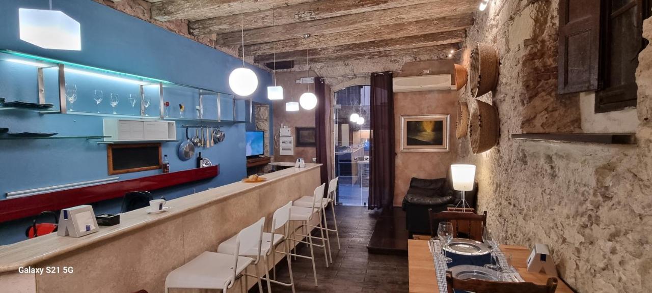 Апартаменти Loft Sant' Efisio Кальярі Екстер'єр фото